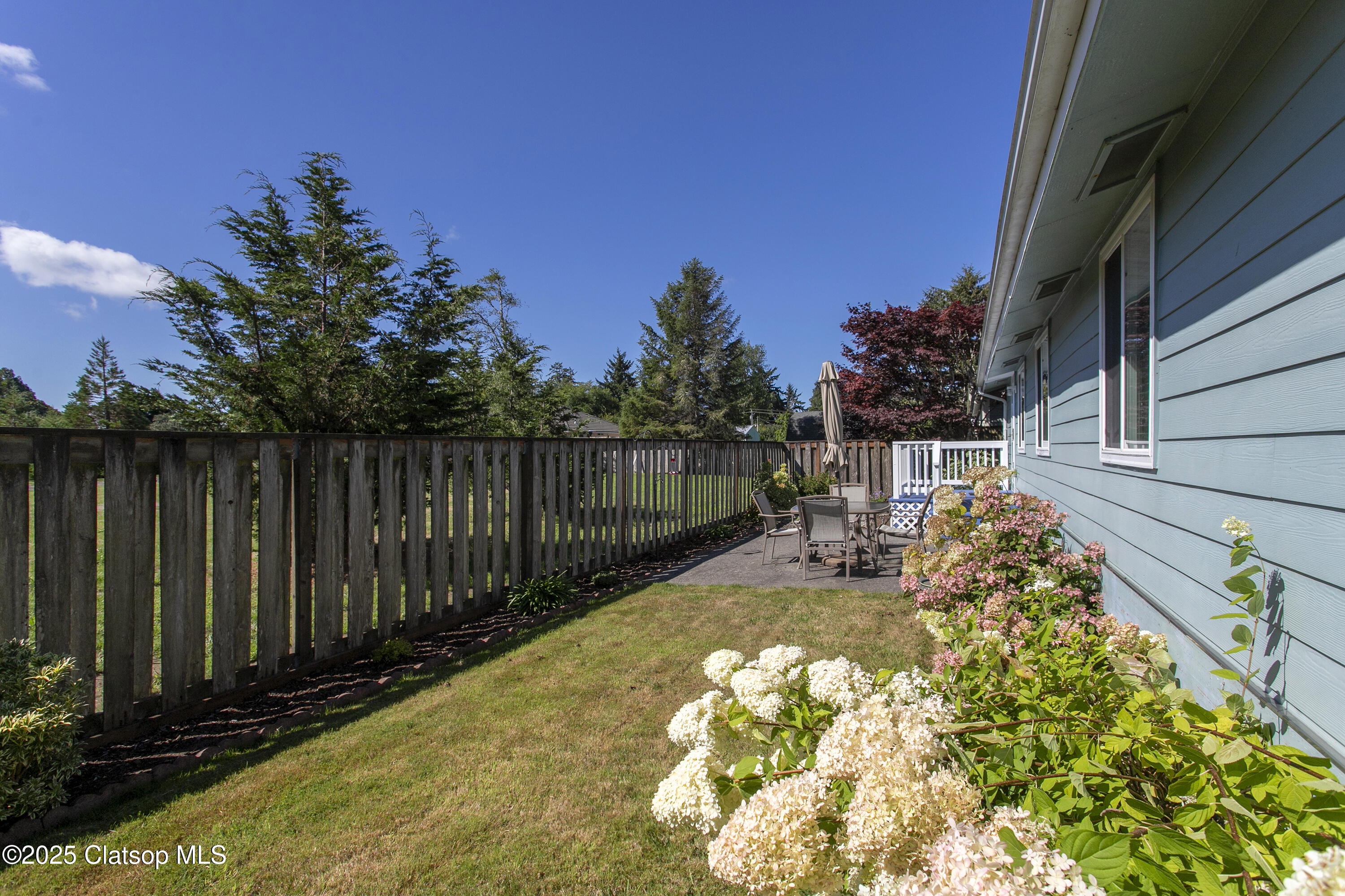 1100 Nw Warrenton Dr Property Photo 18