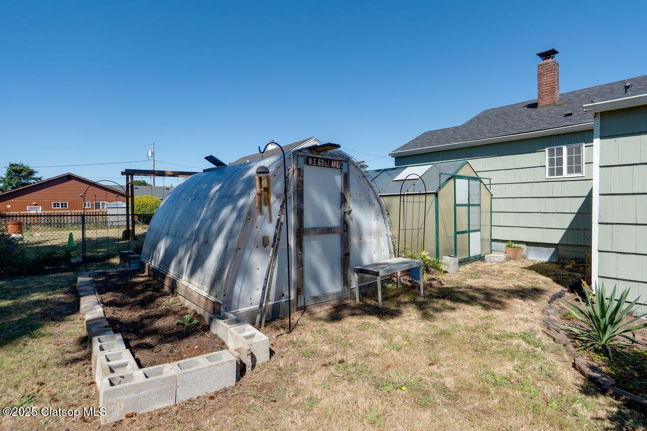 845 9th Avenue Property Photo 22