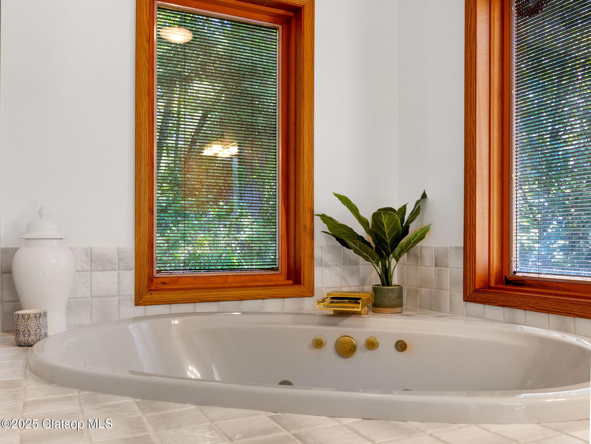 715 N Laurel Street Property Photo 36