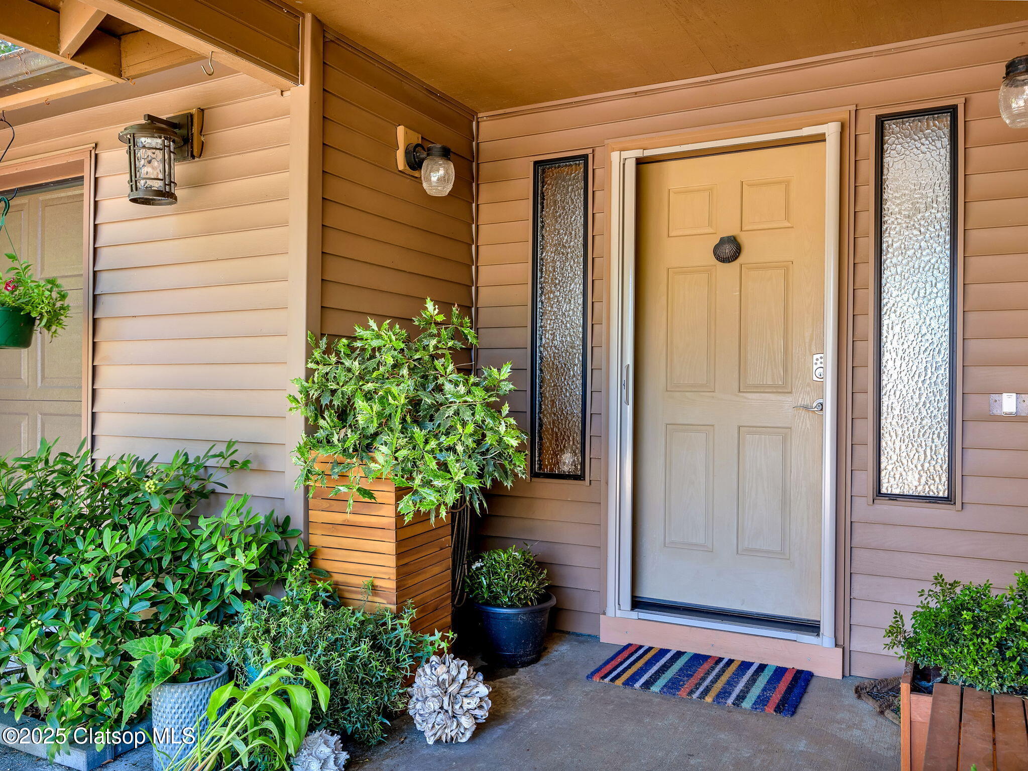 315 N Chinook Street Property Photo 2