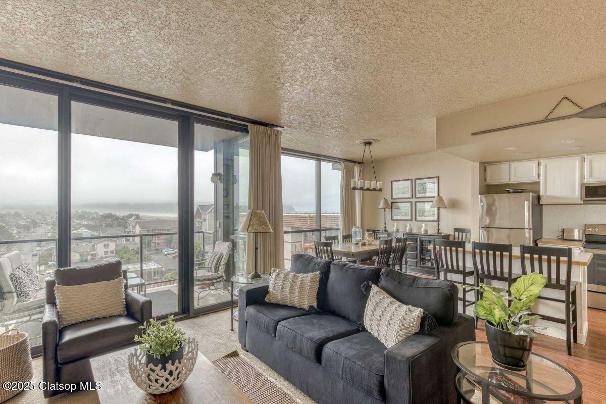 475 S Prom Property Photo 6