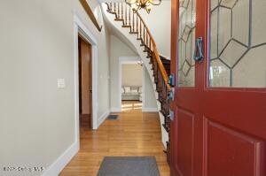 584 8th Street Property Photo 2