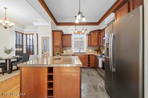 584 8th Street Property Photo 10