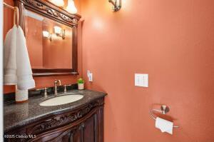 584 8th Street Property Photo 12