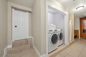 584 8th Street Property Photo 14