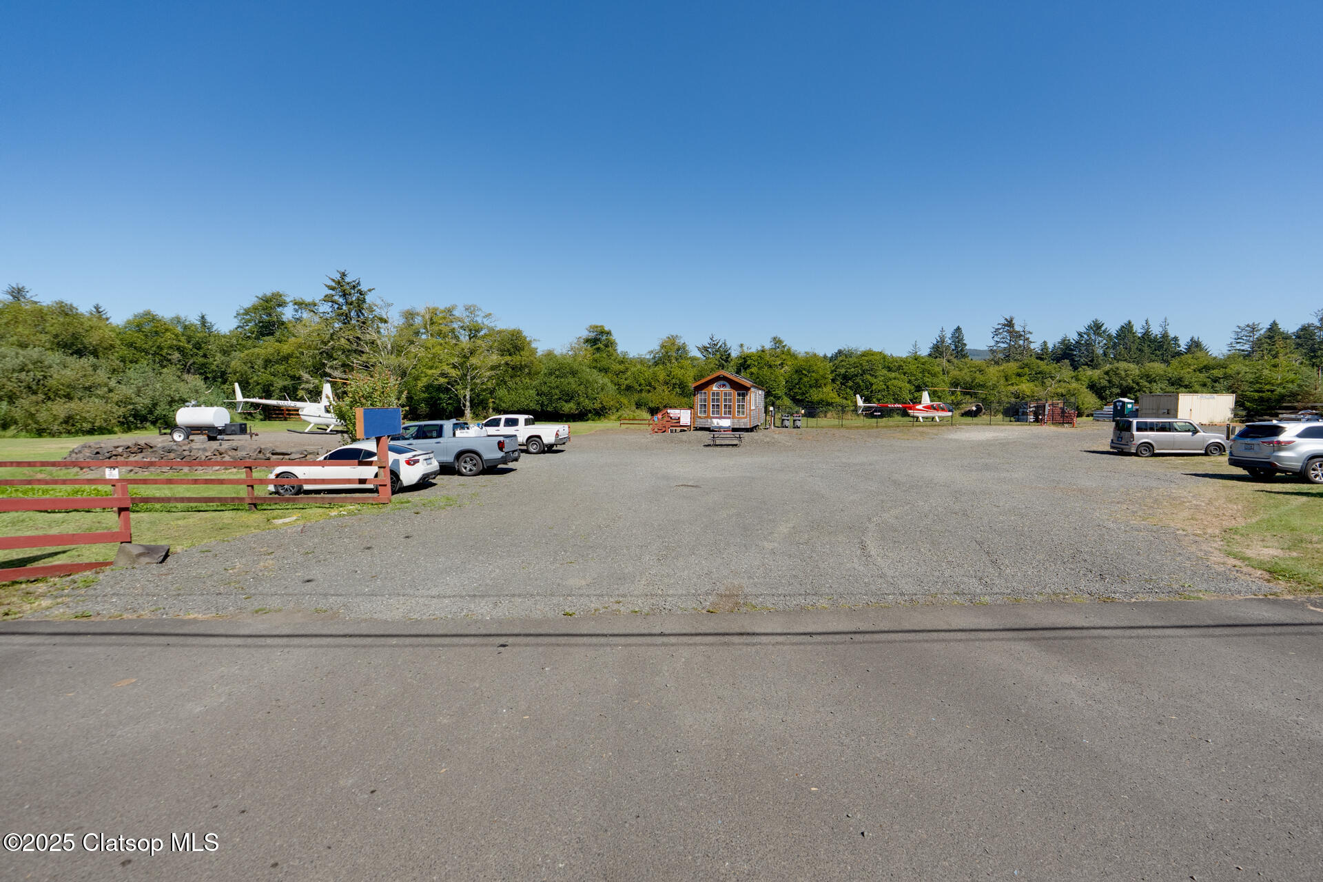 2665 S Roosevelt Drive Property Photo 6