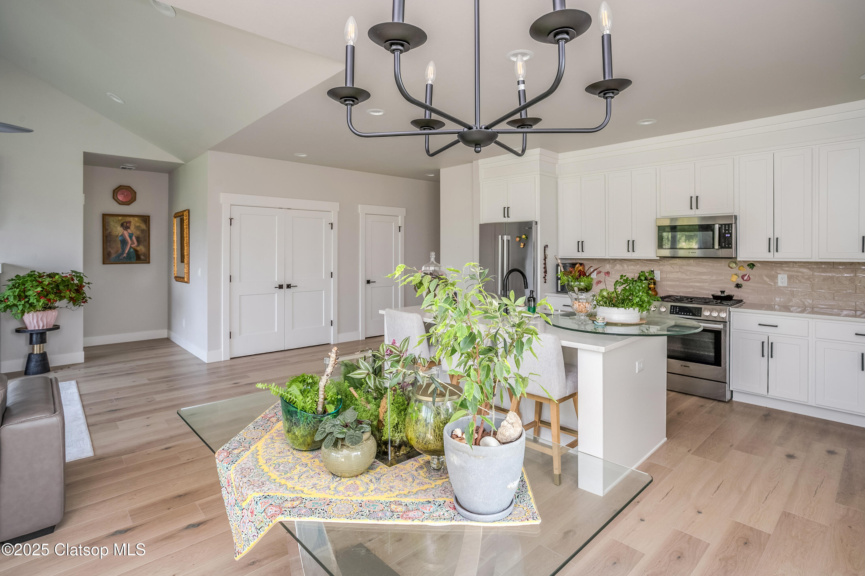 1190 Bugle Avenue Property Photo 8