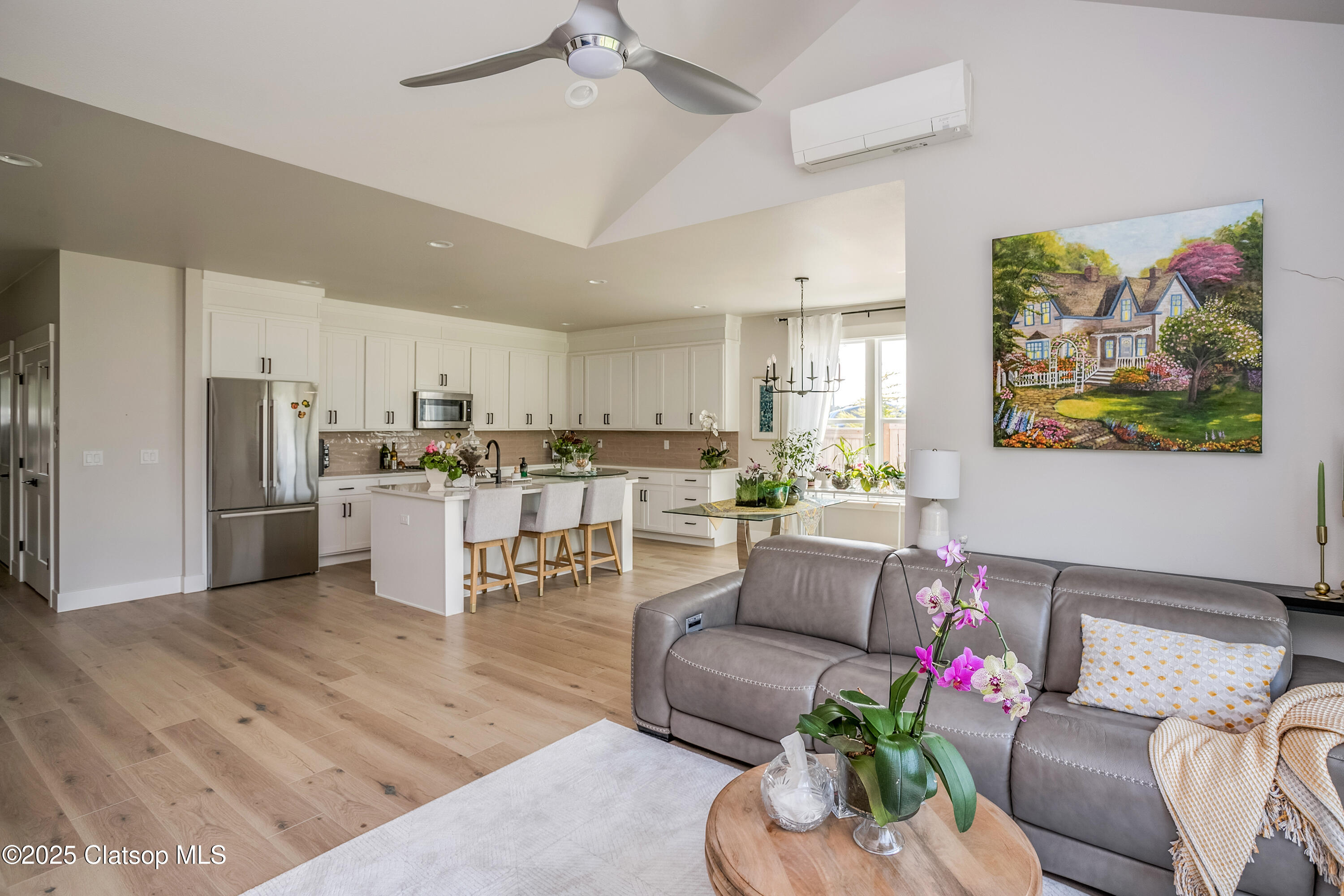 1190 Bugle Avenue Property Photo 11