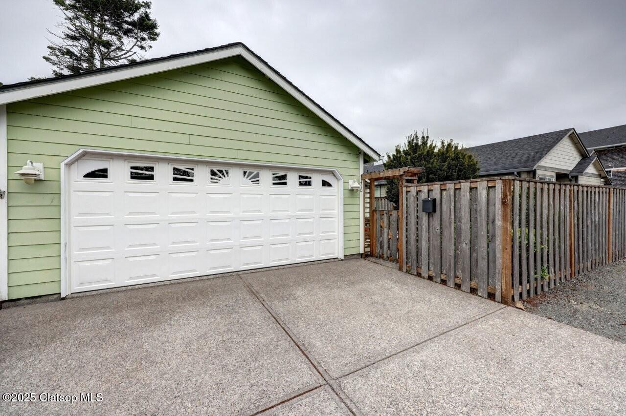 450 9th Avenue Property Photo 2