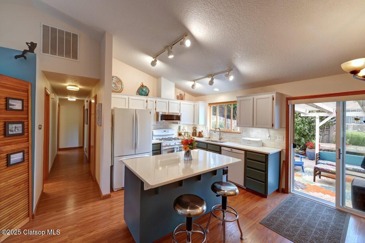 450 9th Avenue Property Photo 13