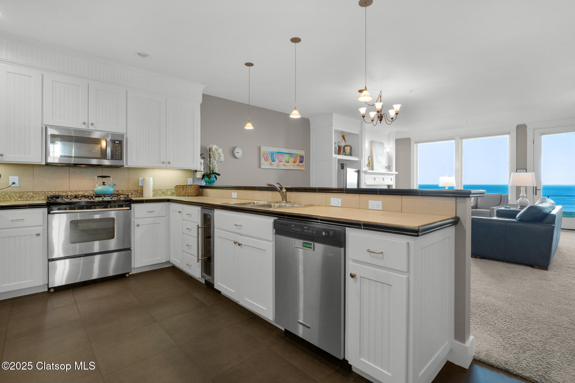 3972 Sunset Boulevard Property Photo 5