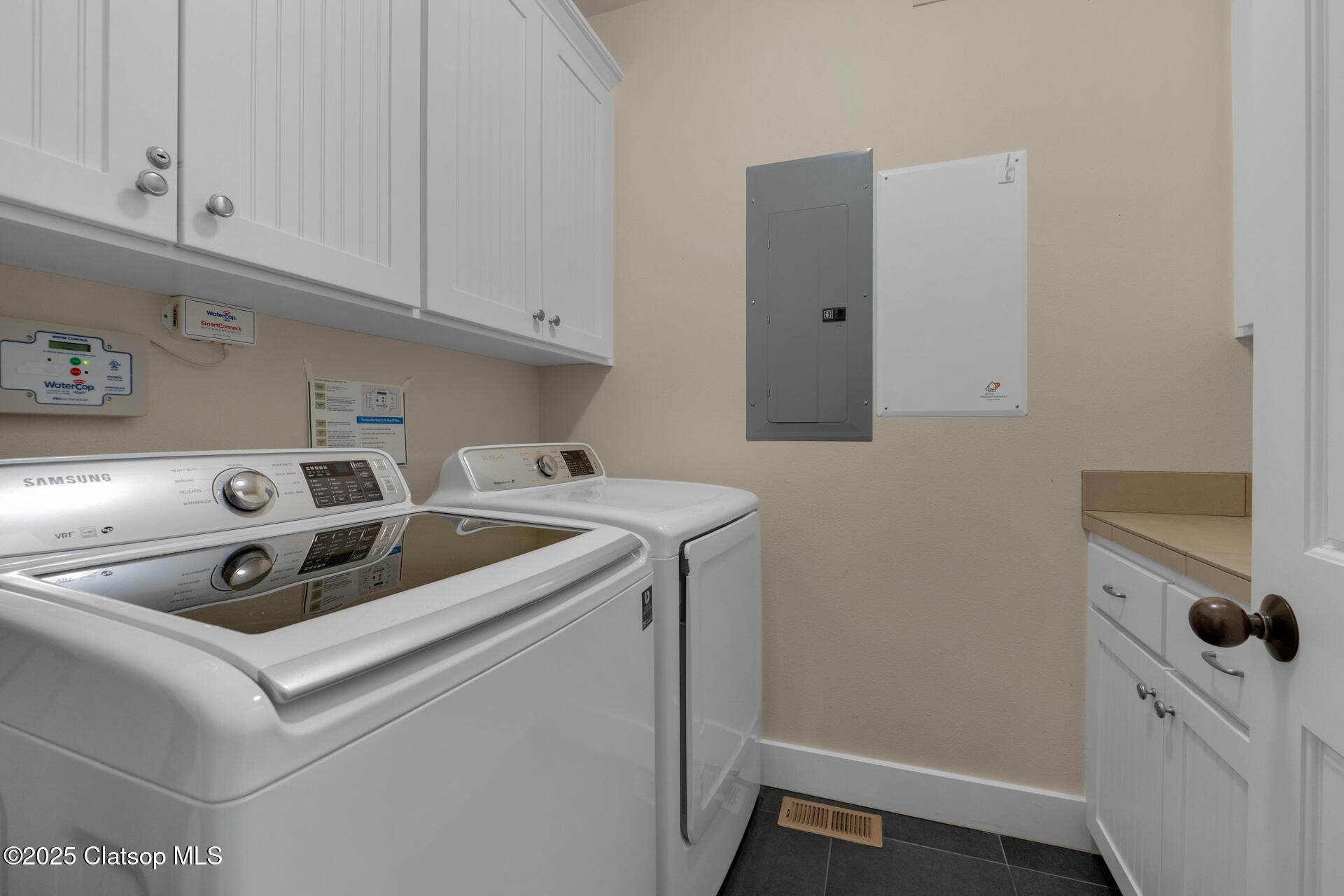 3972 Sunset Boulevard Property Photo 27