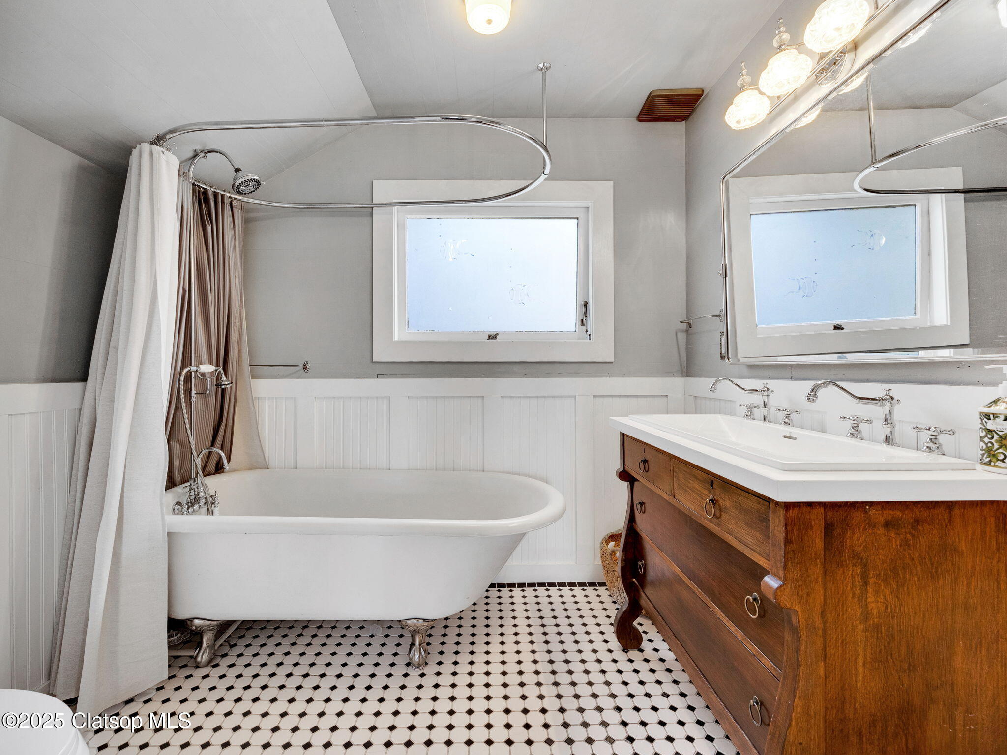 192 W Exchange Street Property Photo 20