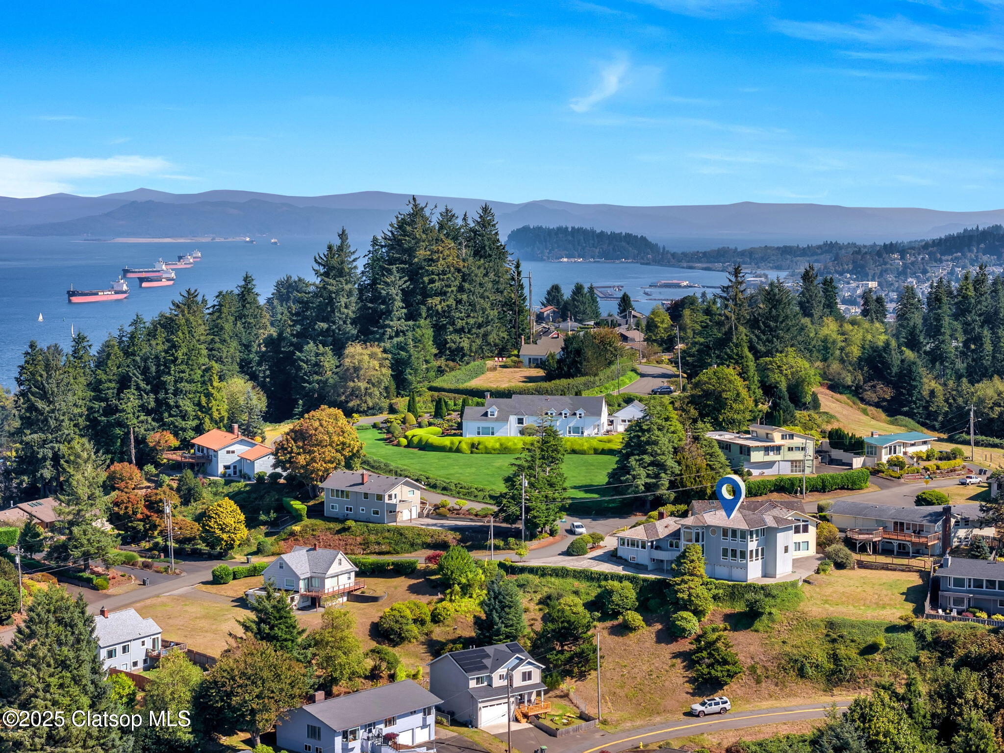 245 W Irving Avenue Property Photo 2