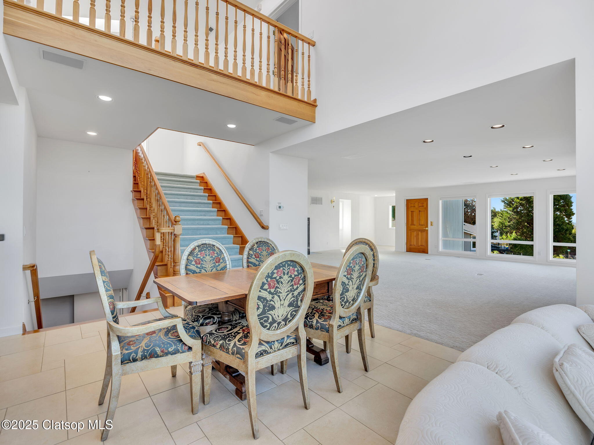 245 W Irving Avenue Property Photo 7