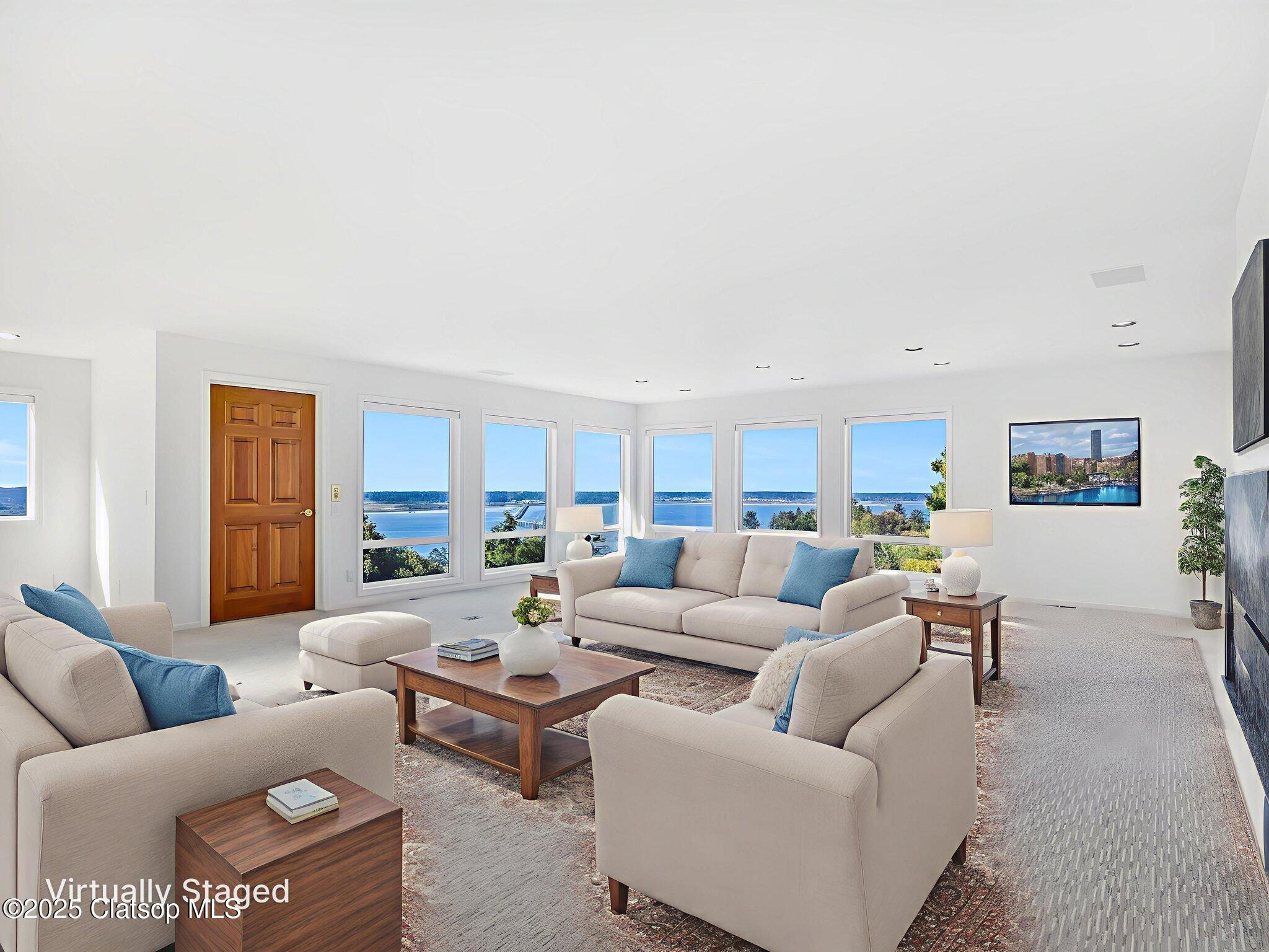 245 W Irving Avenue Property Photo 9