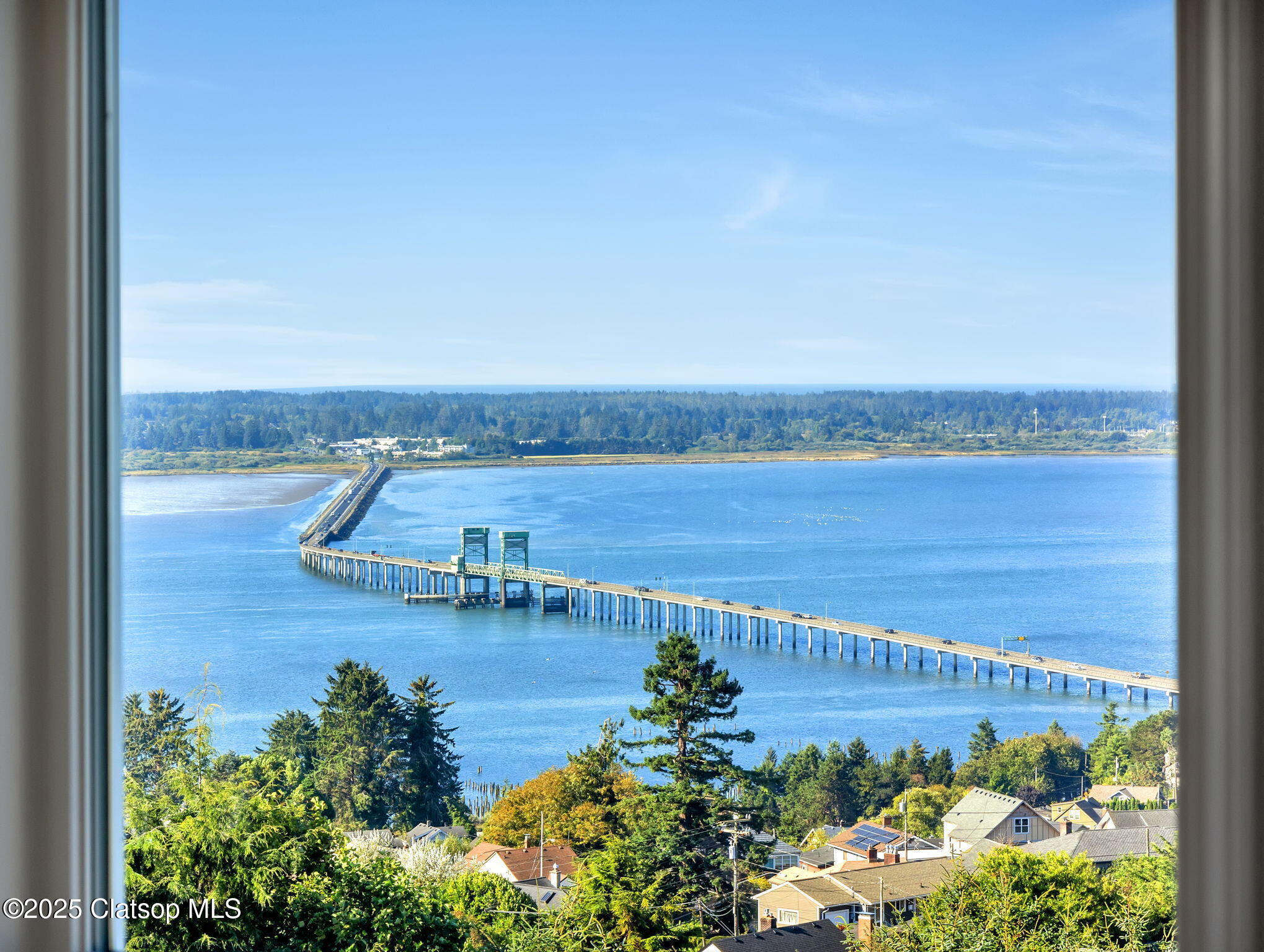 245 W Irving Avenue Property Photo 11