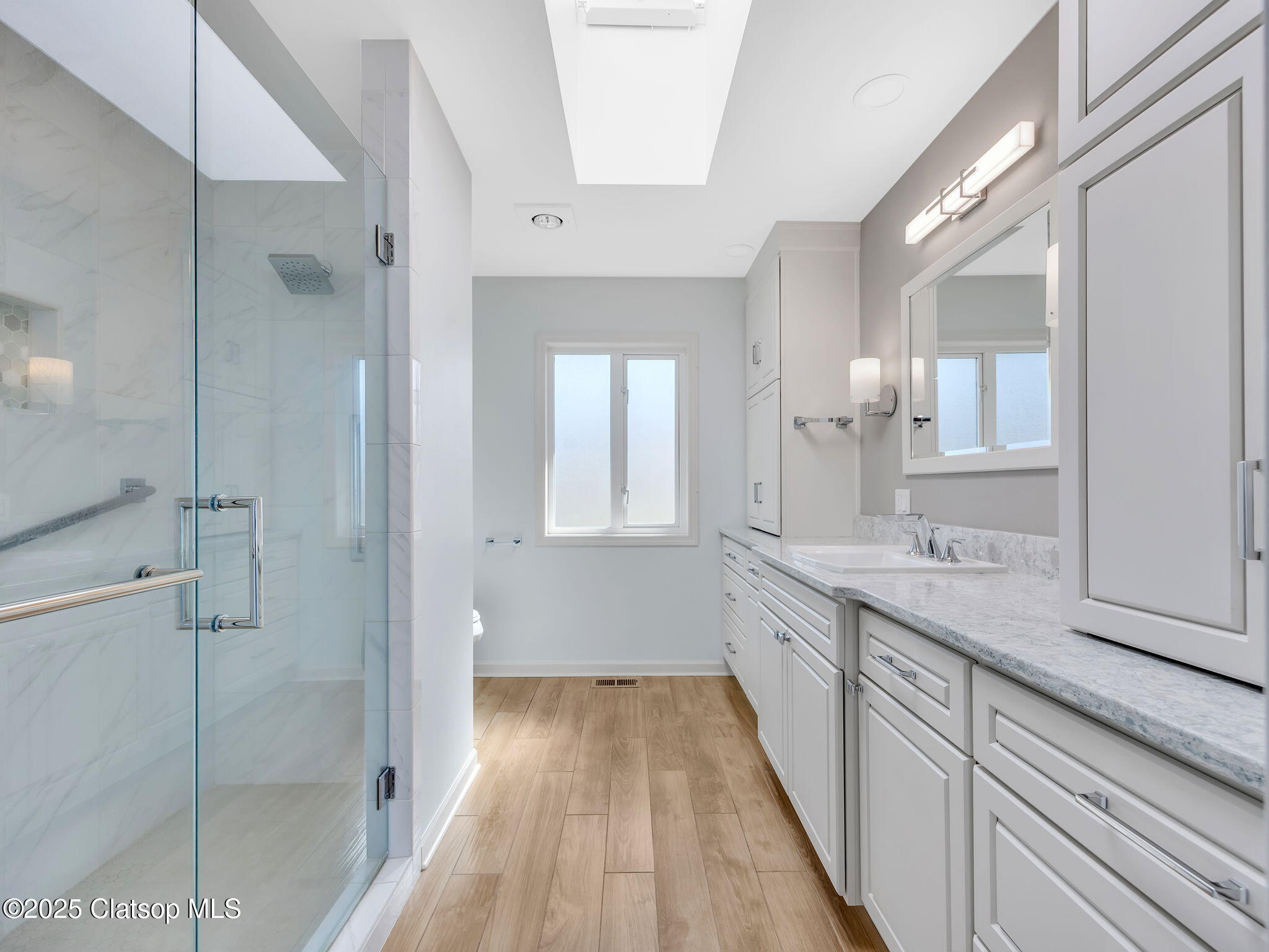 245 W Irving Avenue Property Photo 19