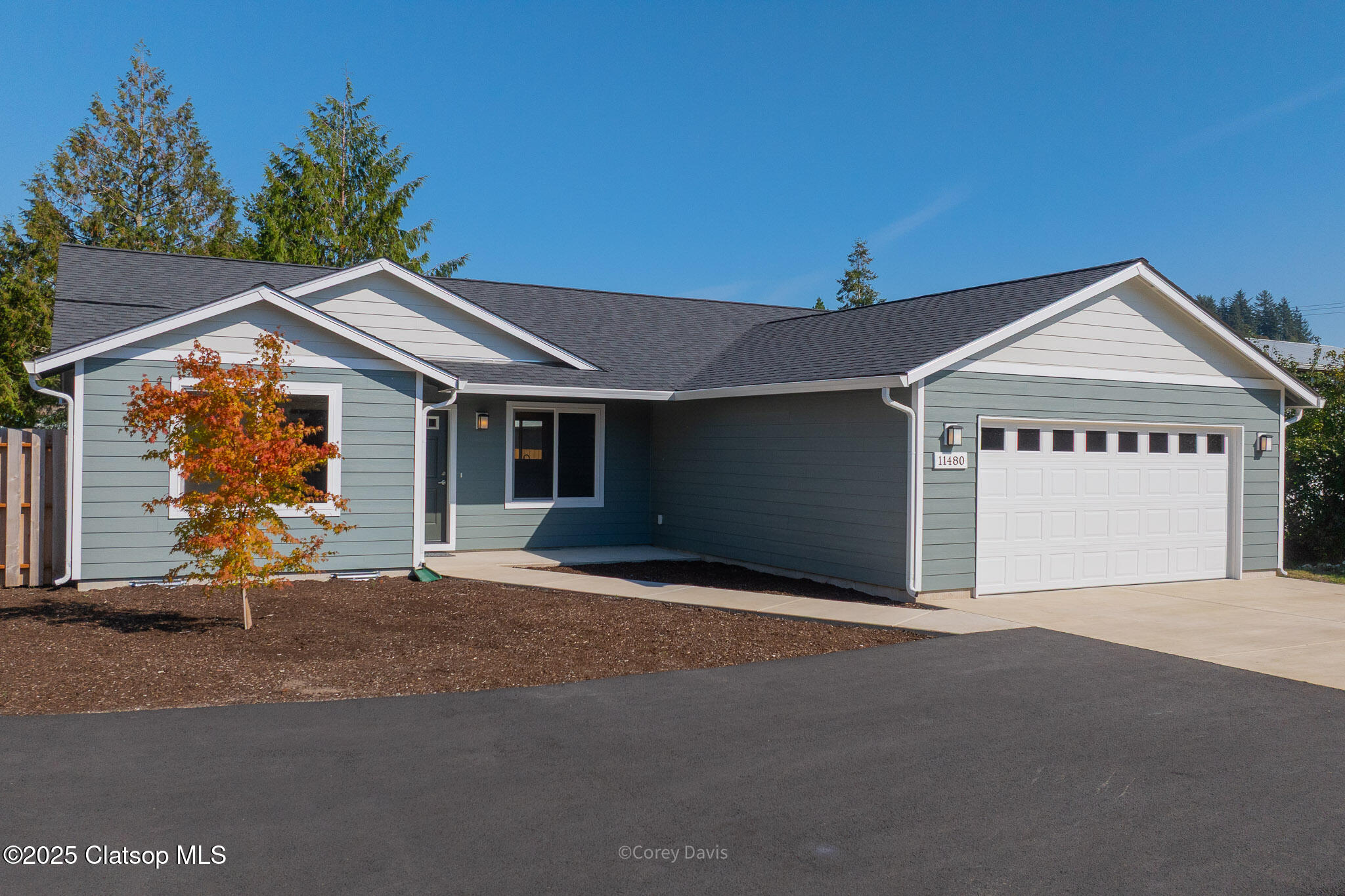 11480 Fern Way Property Photo 2