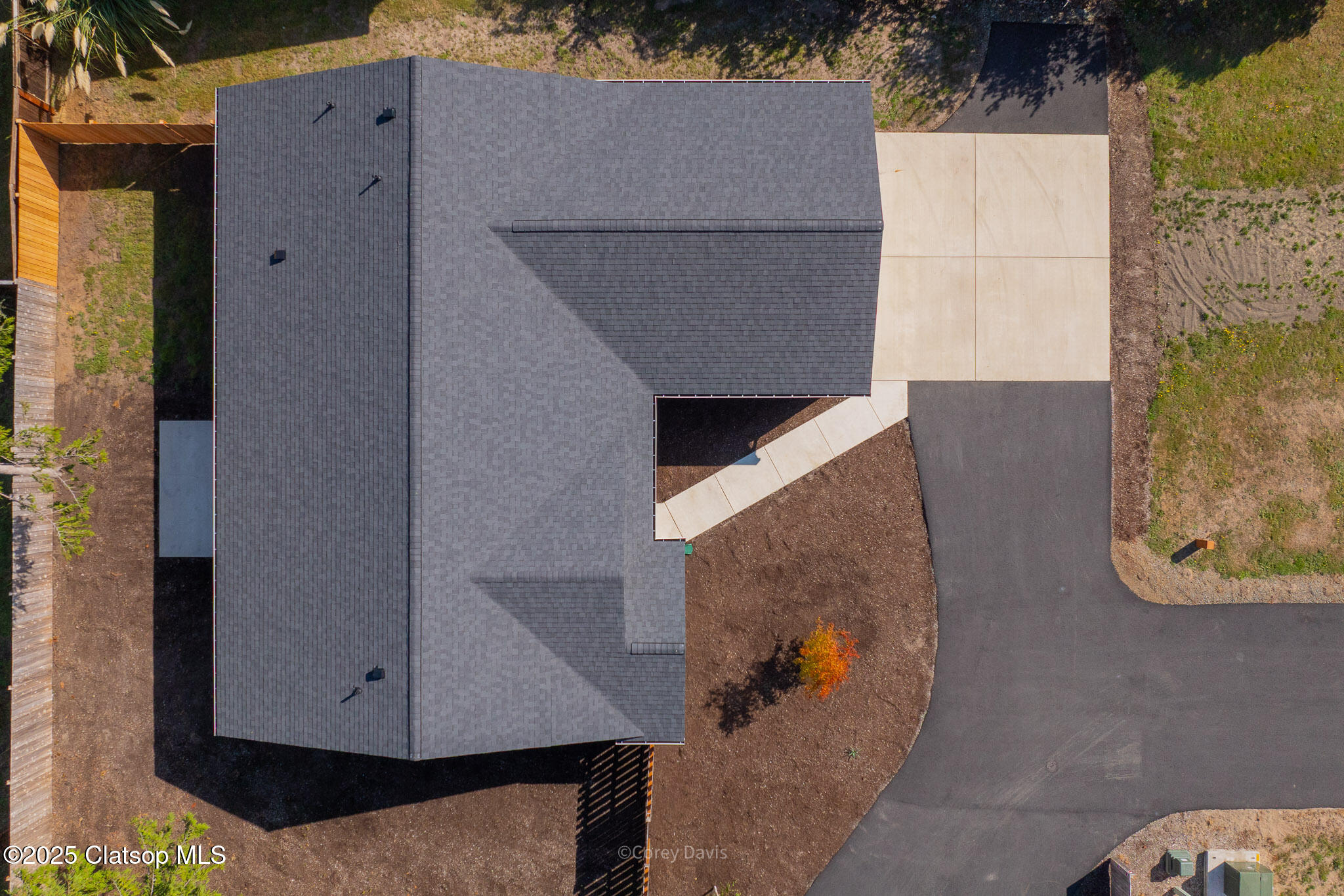 11480 Fern Way Property Photo 3