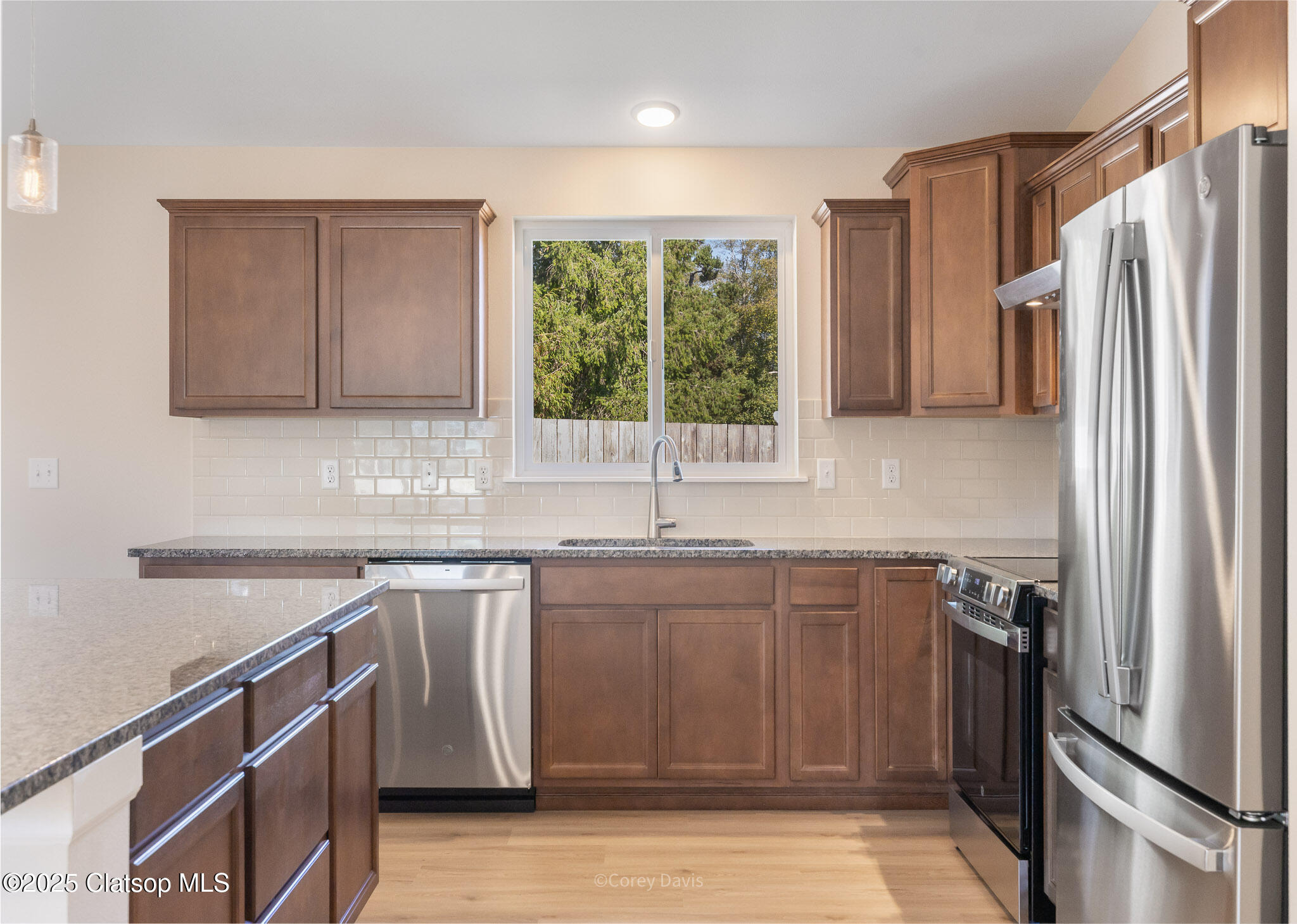 11480 Fern Way Property Photo 10