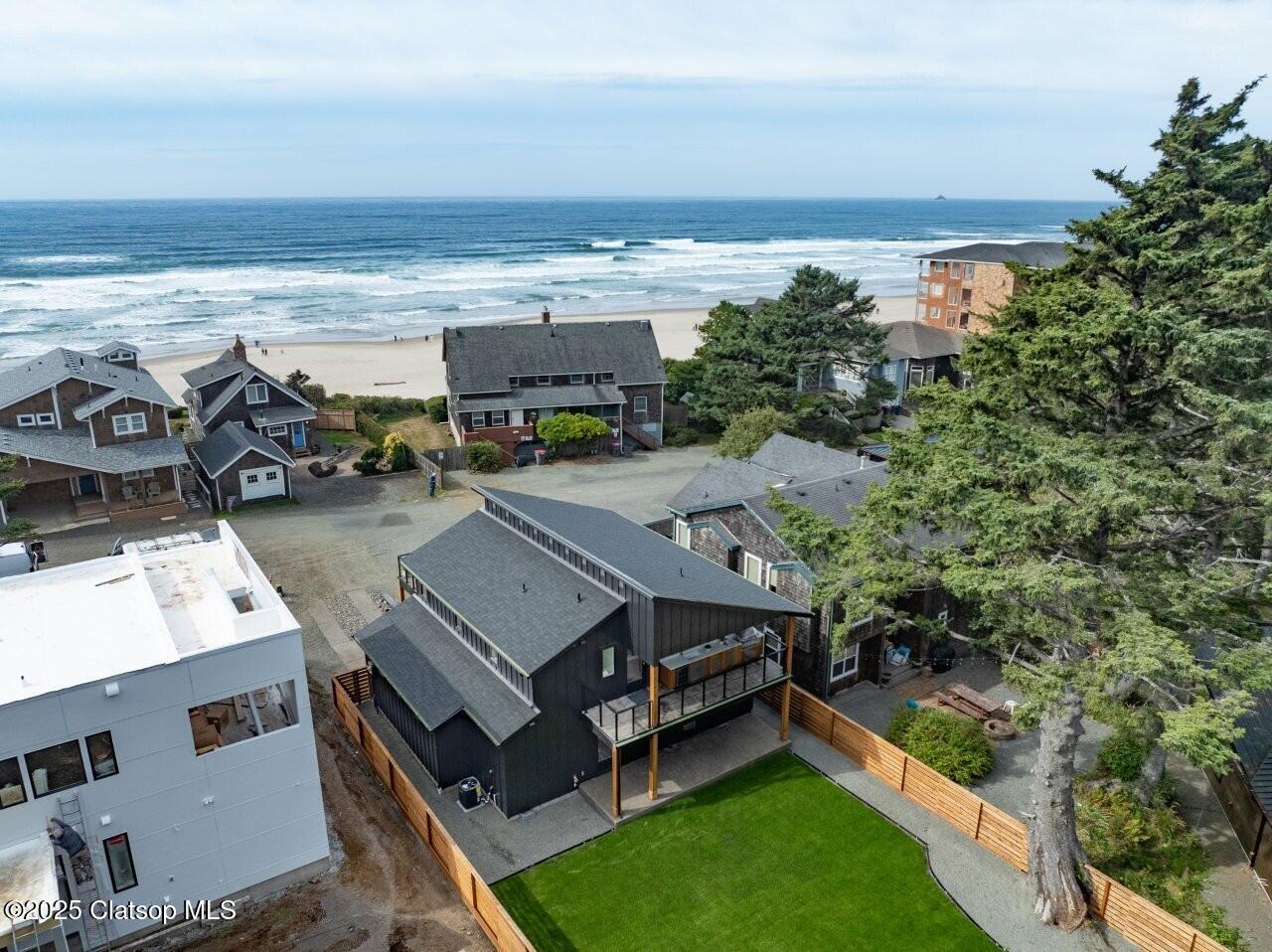 1625 Forest Lawn Road Property Photo 3