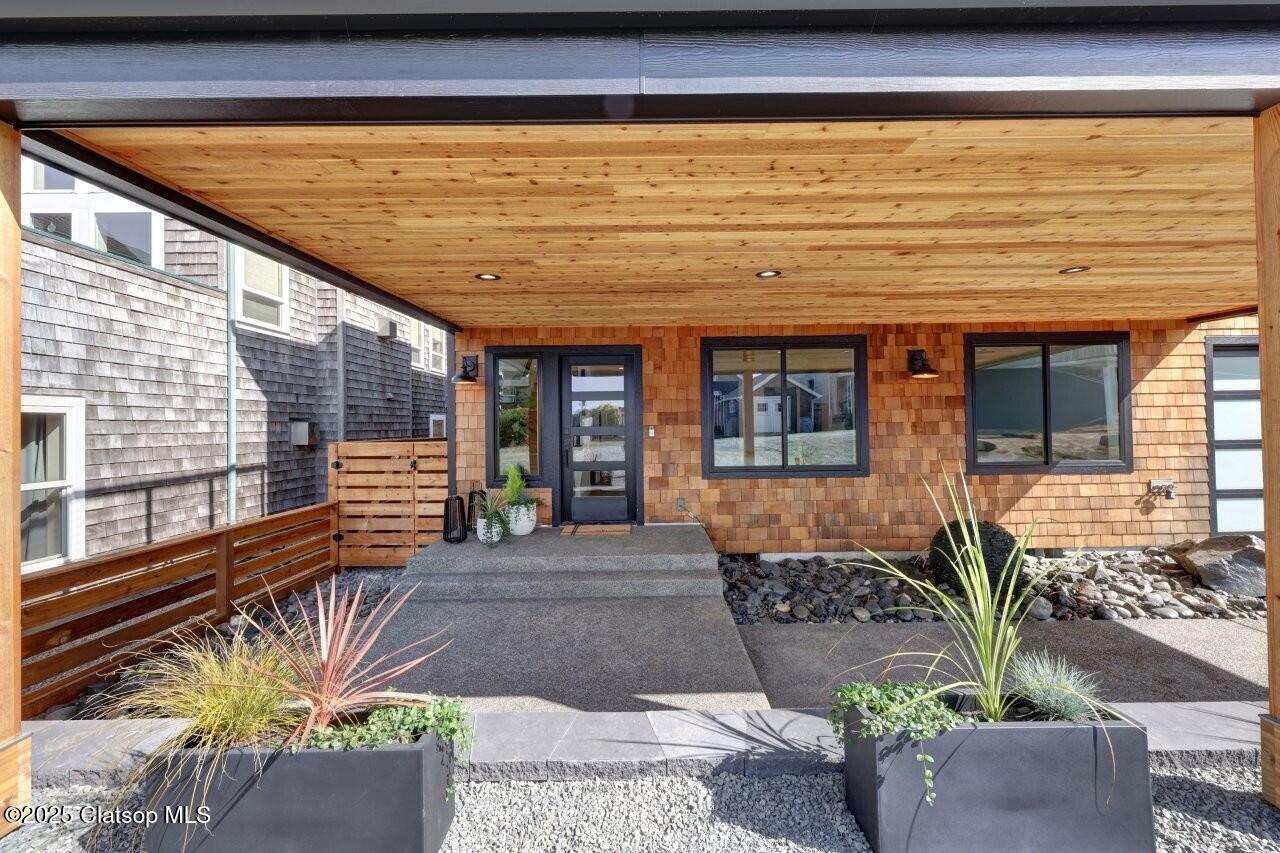 1625 Forest Lawn Road Property Photo 4