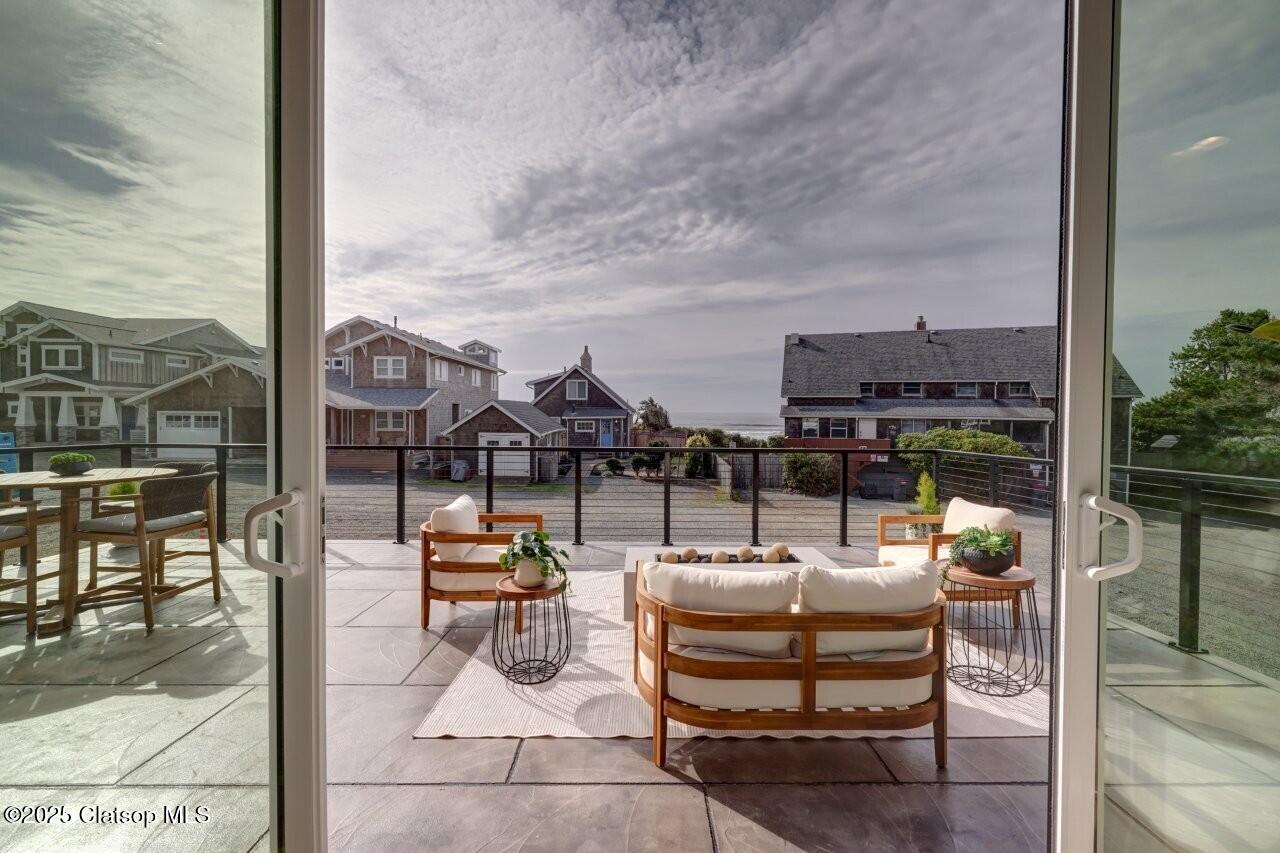 1625 Forest Lawn Road Property Photo 8