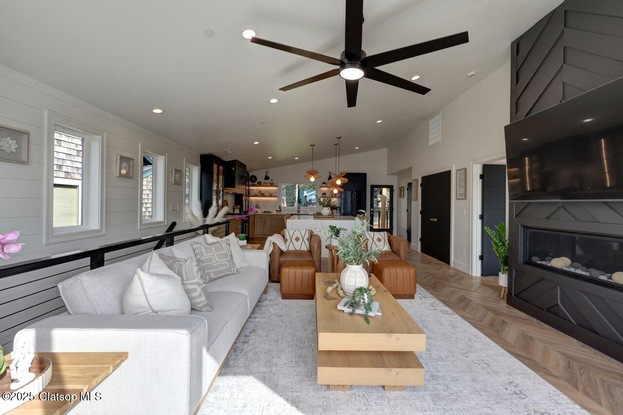 1625 Forest Lawn Road Property Photo 11