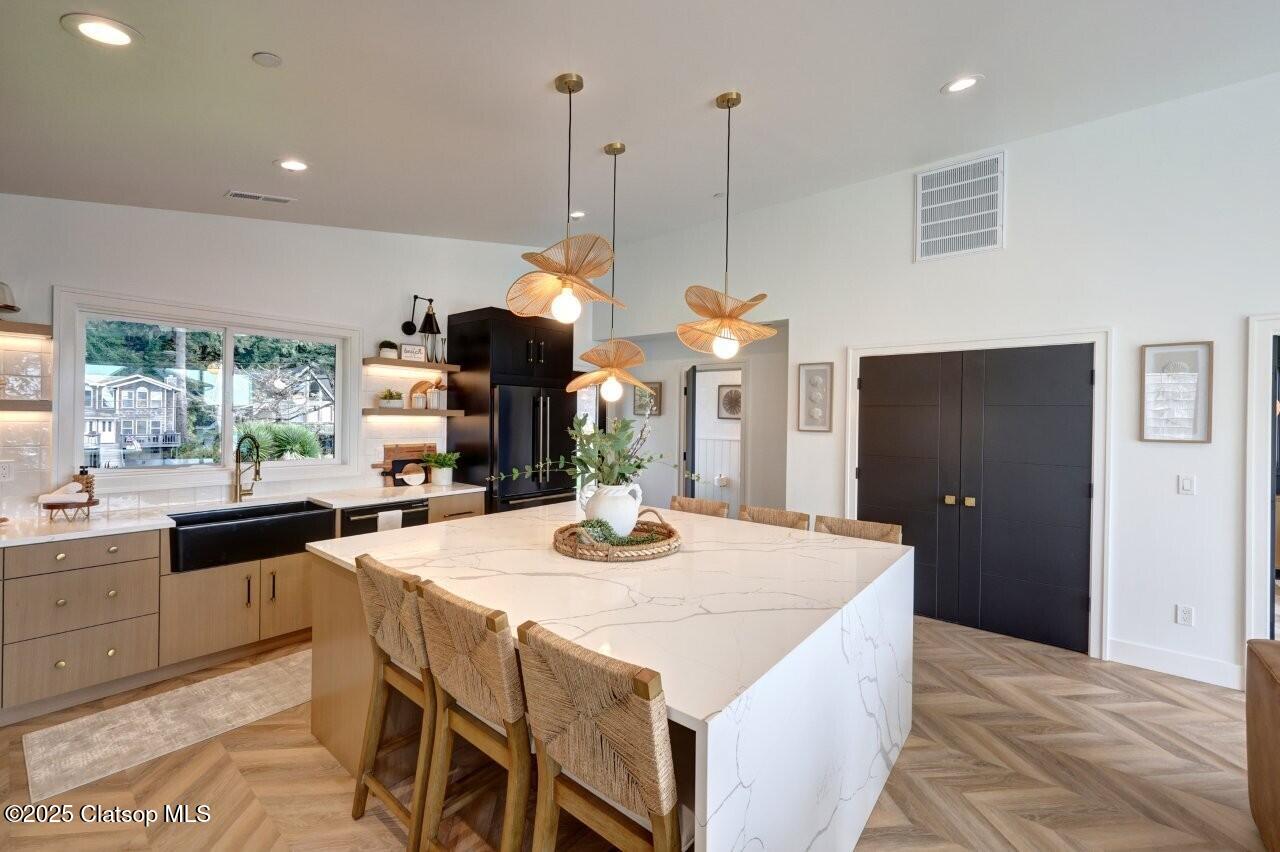 1625 Forest Lawn Road Property Photo 12