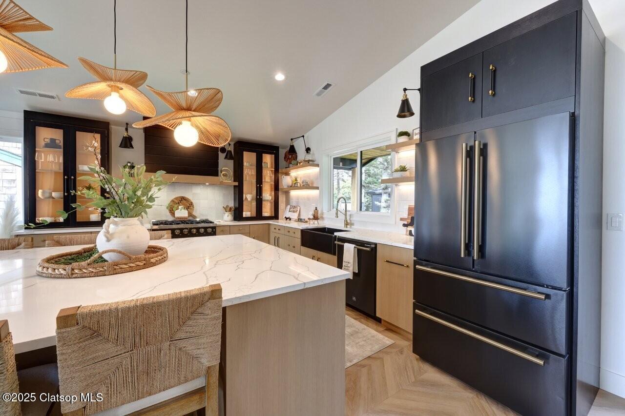 1625 Forest Lawn Road Property Photo 13