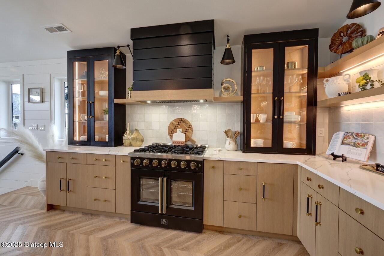 1625 Forest Lawn Road Property Photo 15