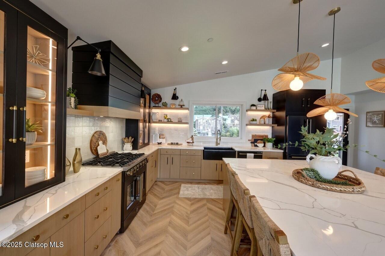 1625 Forest Lawn Road Property Photo 16