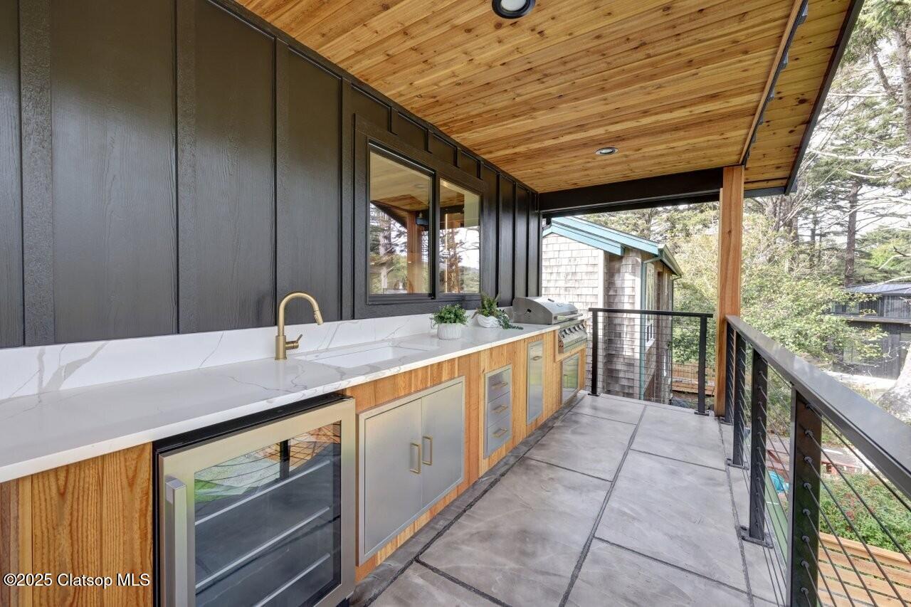 1625 Forest Lawn Road Property Photo 18