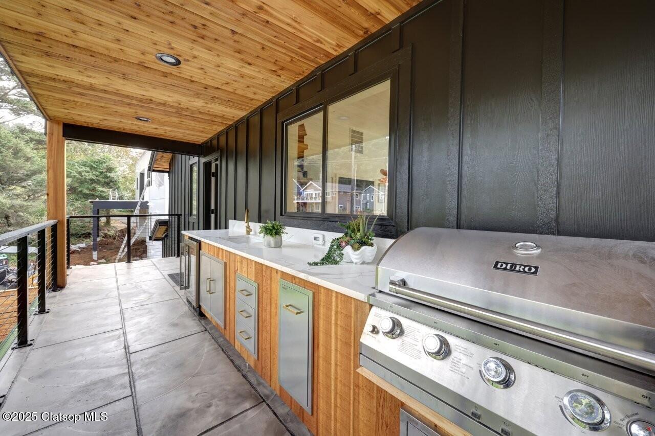 1625 Forest Lawn Road Property Photo 19