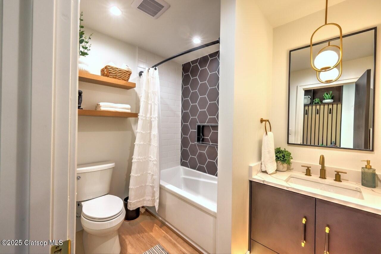 1625 Forest Lawn Road Property Photo 43