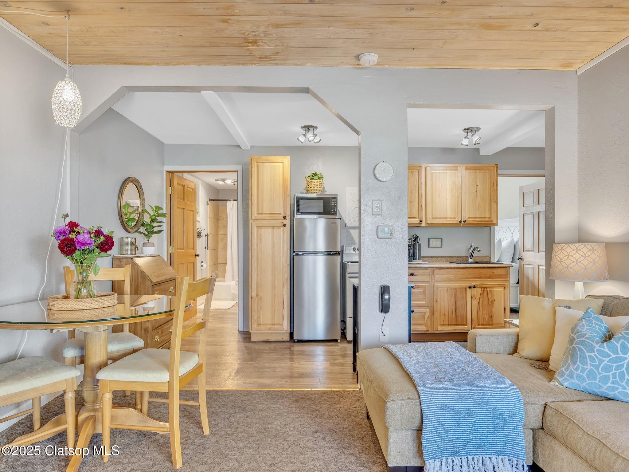 3140 Sunset Blvd Property Photo 5