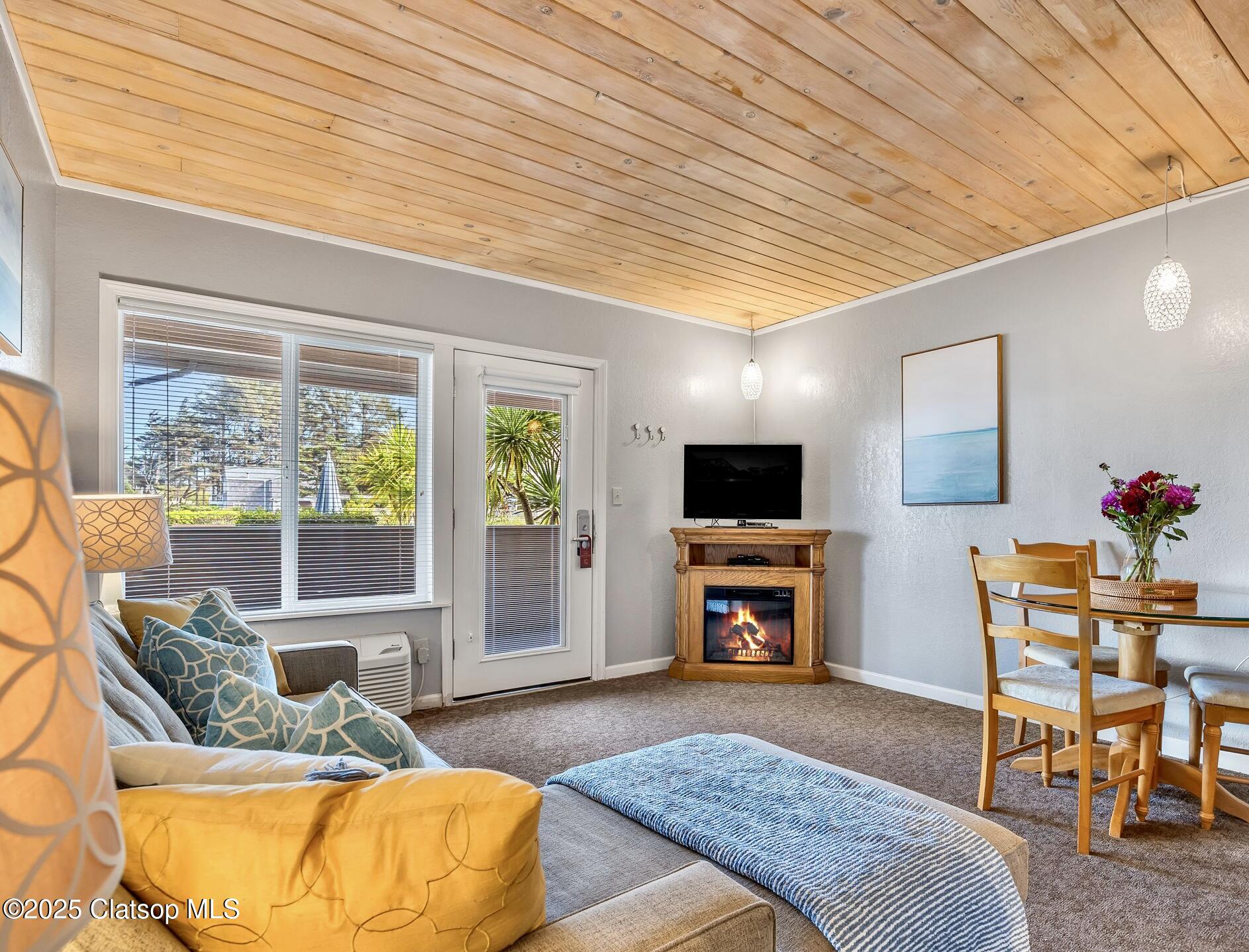 3140 Sunset Blvd Property Photo 7