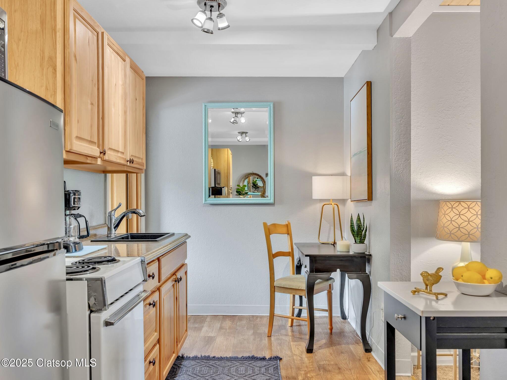 3140 Sunset Blvd Property Photo 11