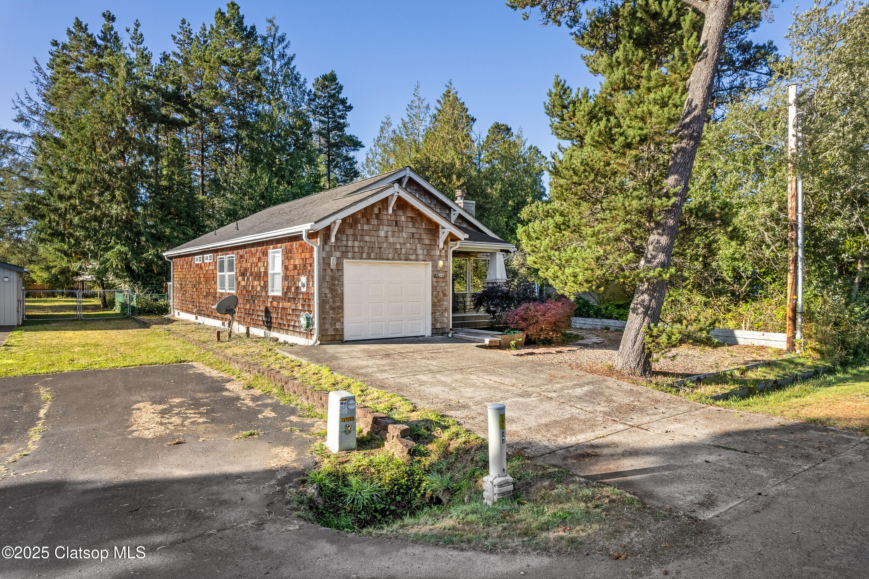 11465 Evergreen Way Property Photo 1