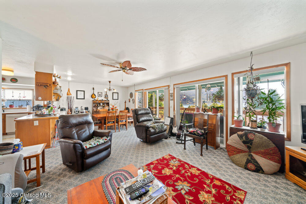 117 Driftwood Avenue E Property Photo 5