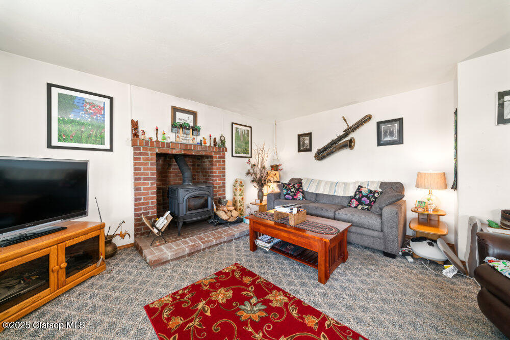 117 Driftwood Avenue E Property Photo 6