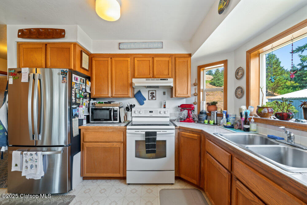 117 Driftwood Avenue E Property Photo 8