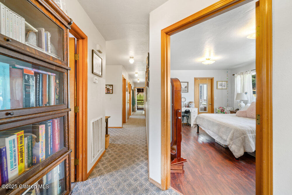 117 Driftwood Avenue E Property Photo 9