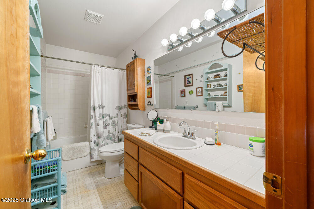 117 Driftwood Avenue E Property Photo 16