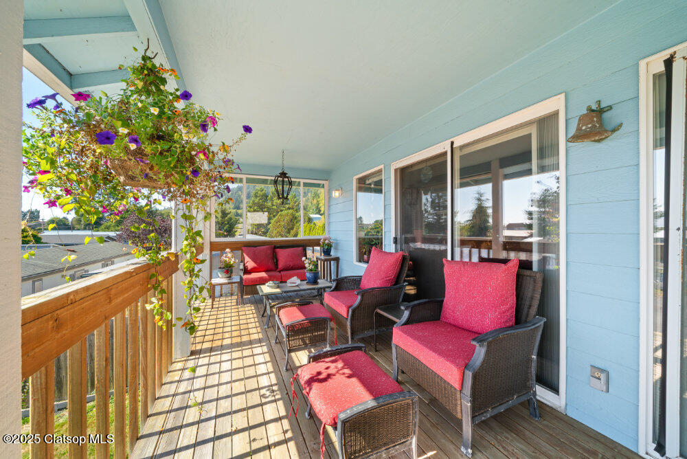 117 Driftwood Avenue E Property Photo 17