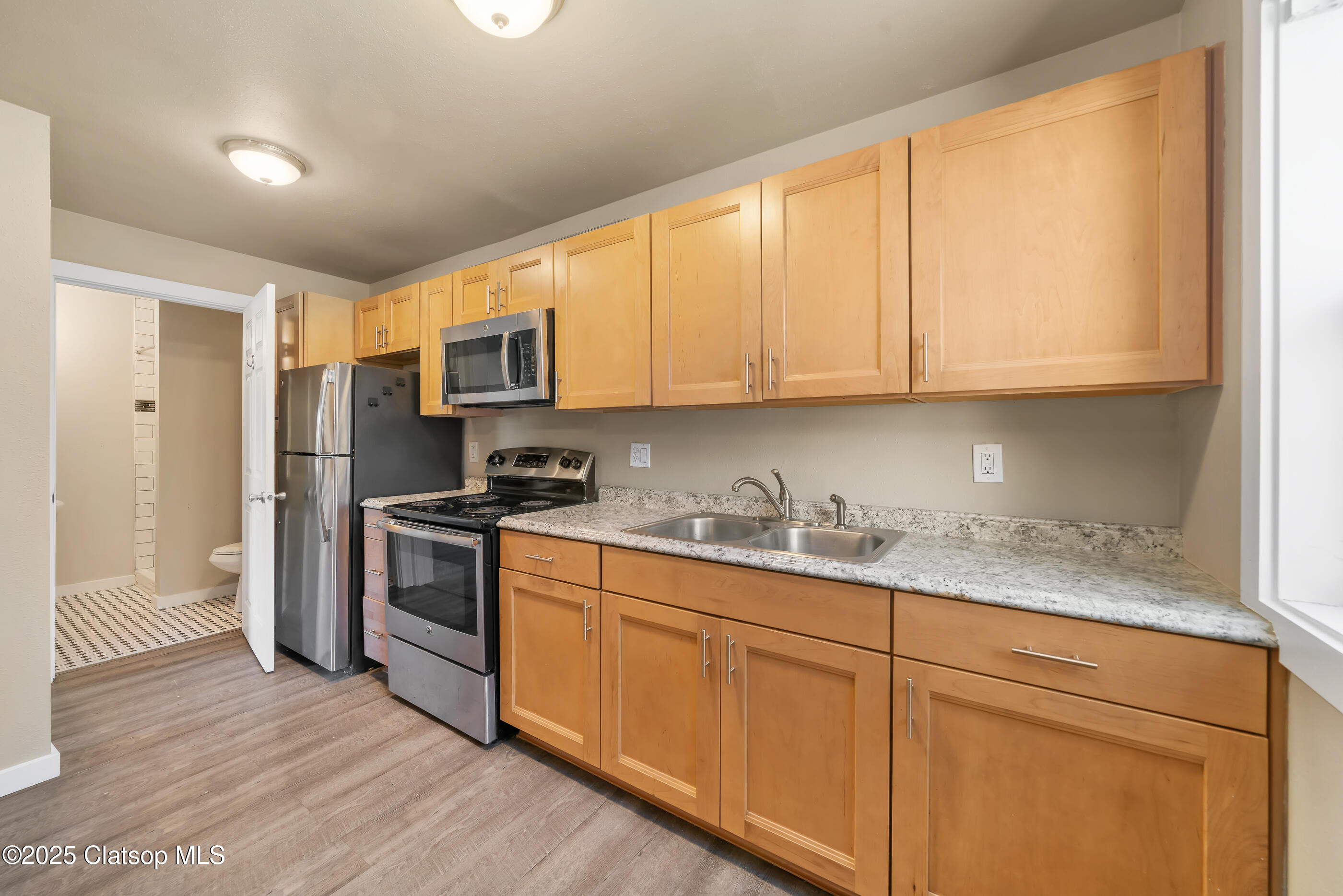 1299 6th Avenue Property Photo 8