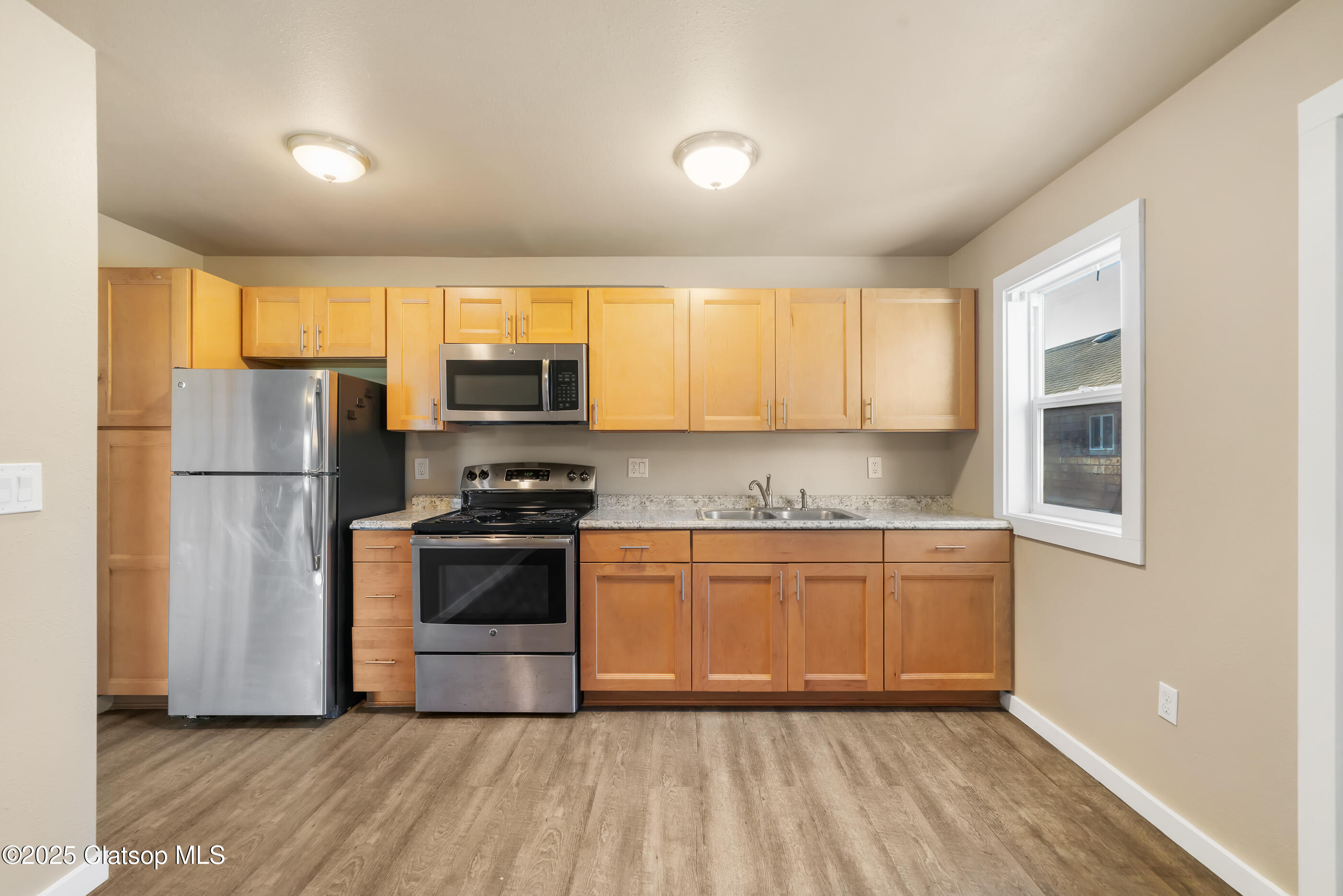 1299 6th Avenue Property Photo 9