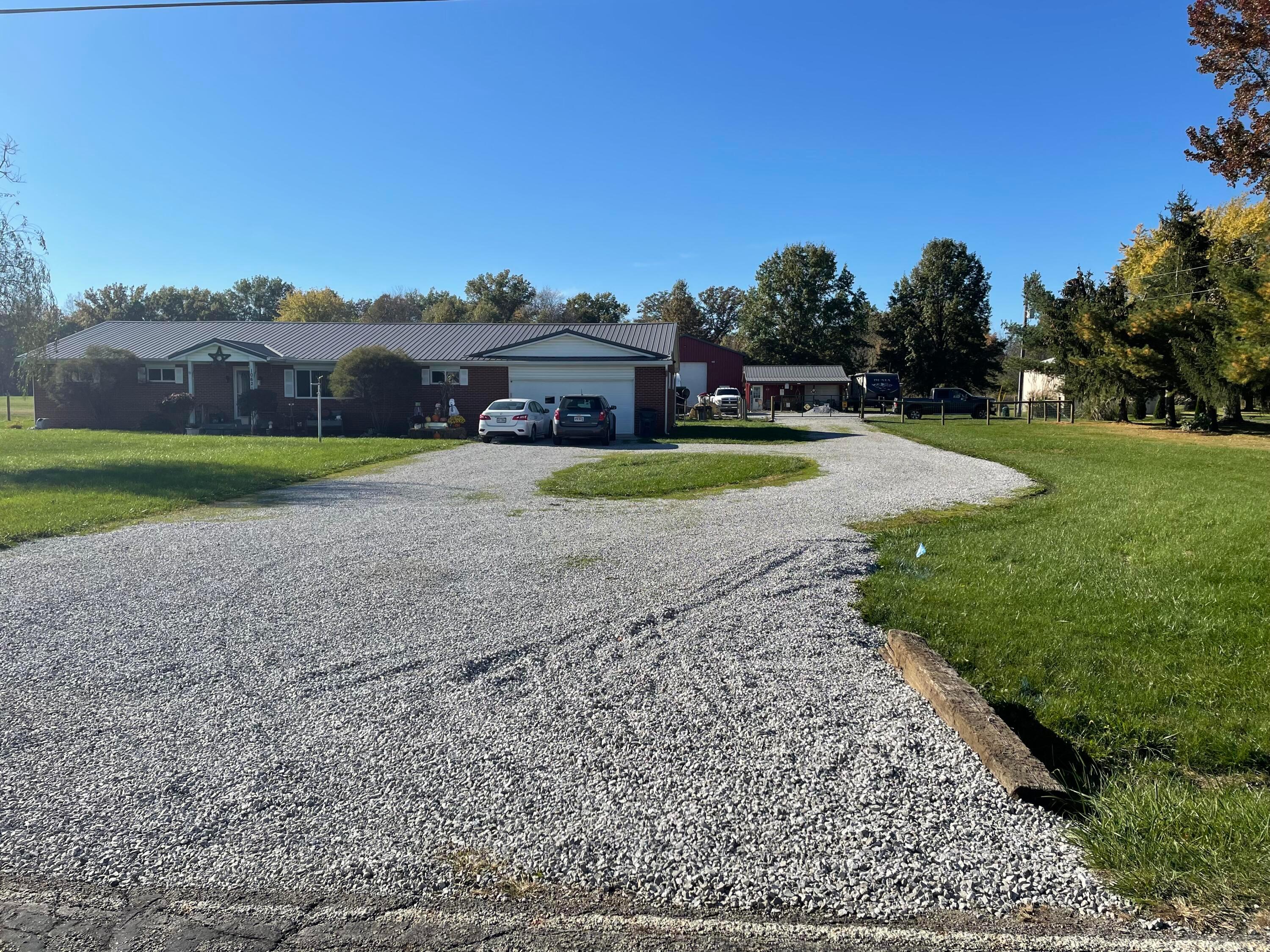 10621 Lockbourne Eastern Road Property Photo 1