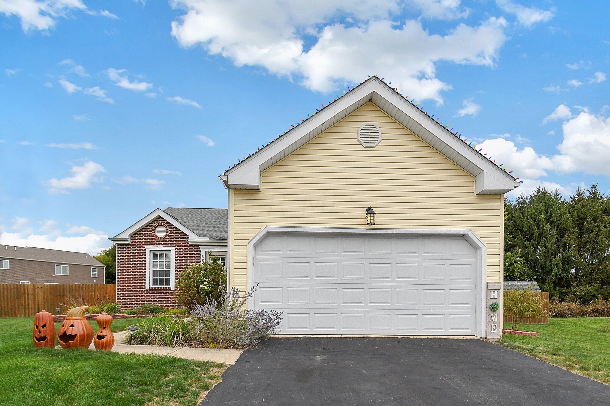 6896 Laurel Boat Lane Property Photo 1